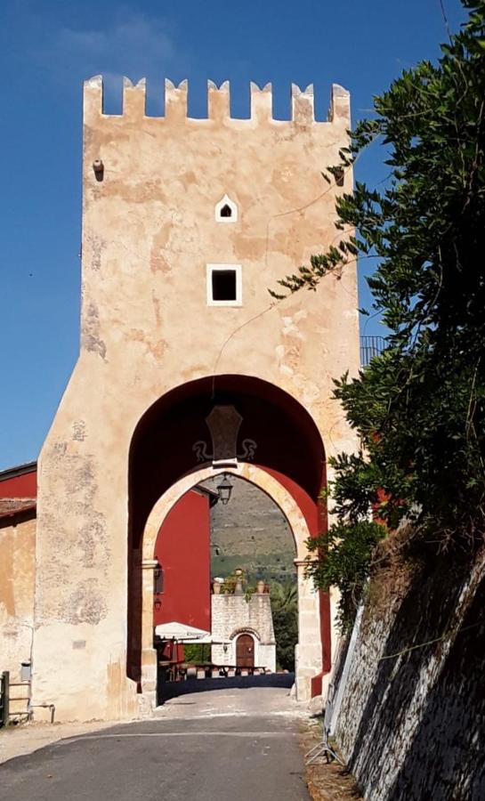 Alloggio La Torre Fossanova Priverno Exterior photo